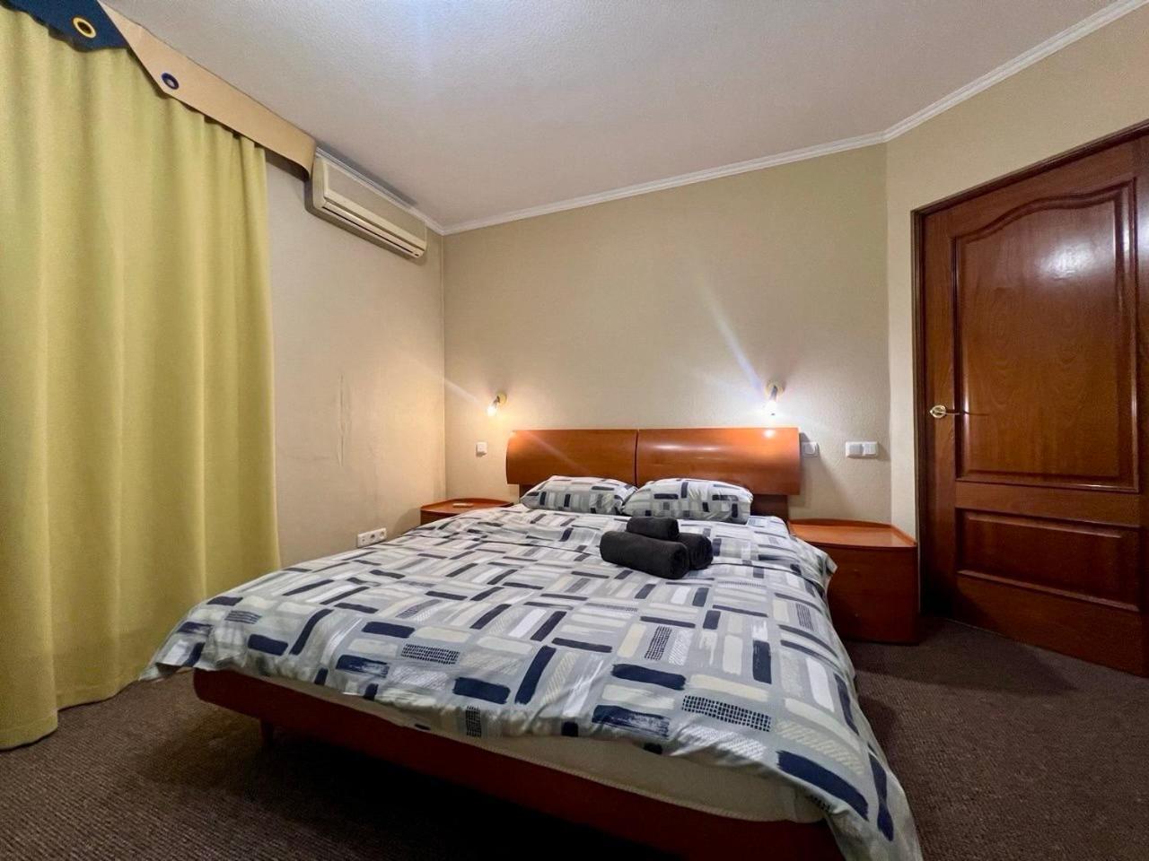 Apartment In The Center Of Kiev Eksteriør bilde